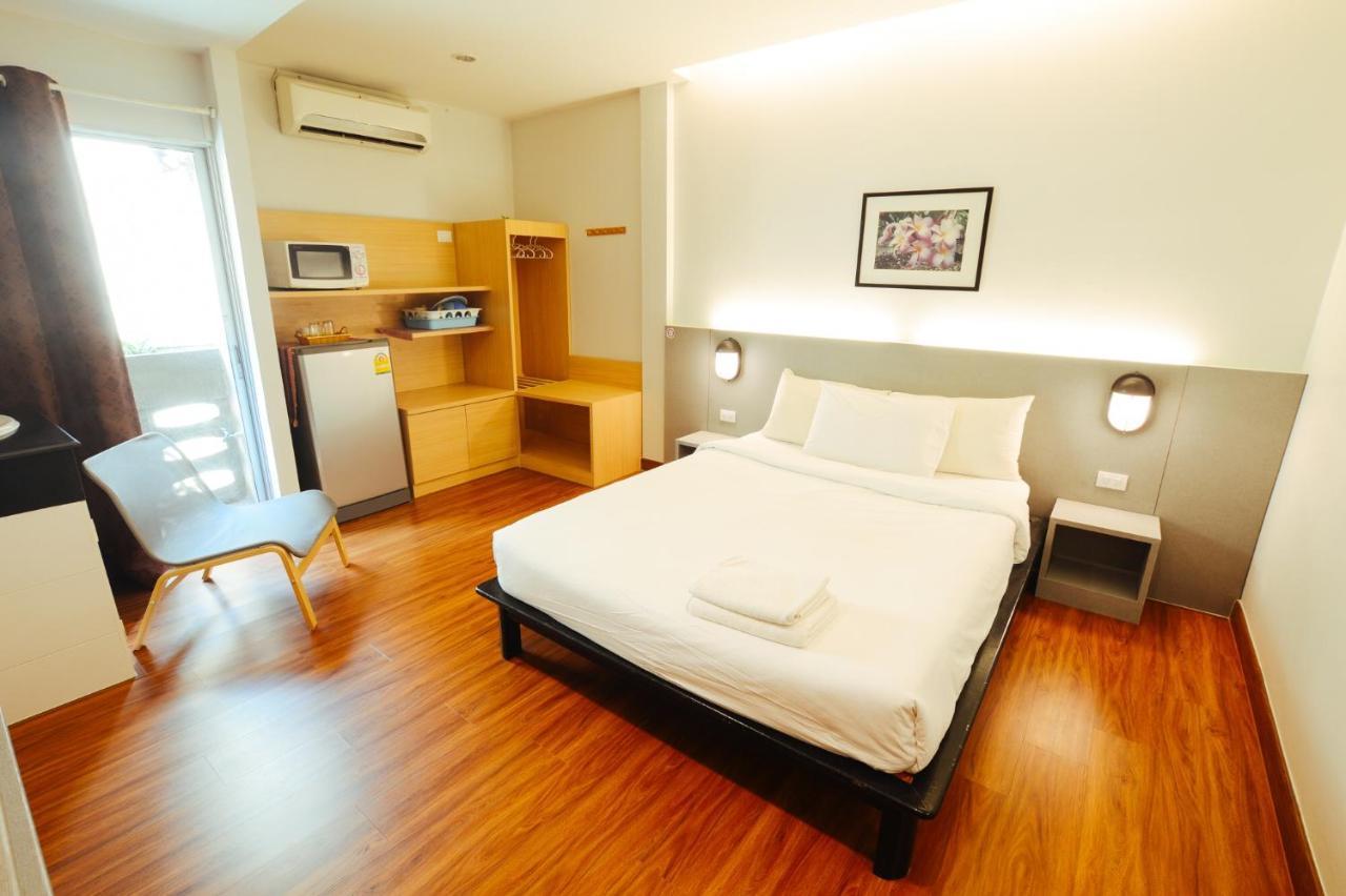 Thaiphiphat House Bangkok Extérieur photo