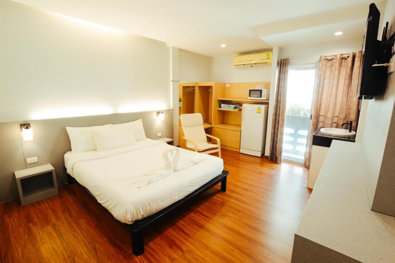 Thaiphiphat House Bangkok Extérieur photo