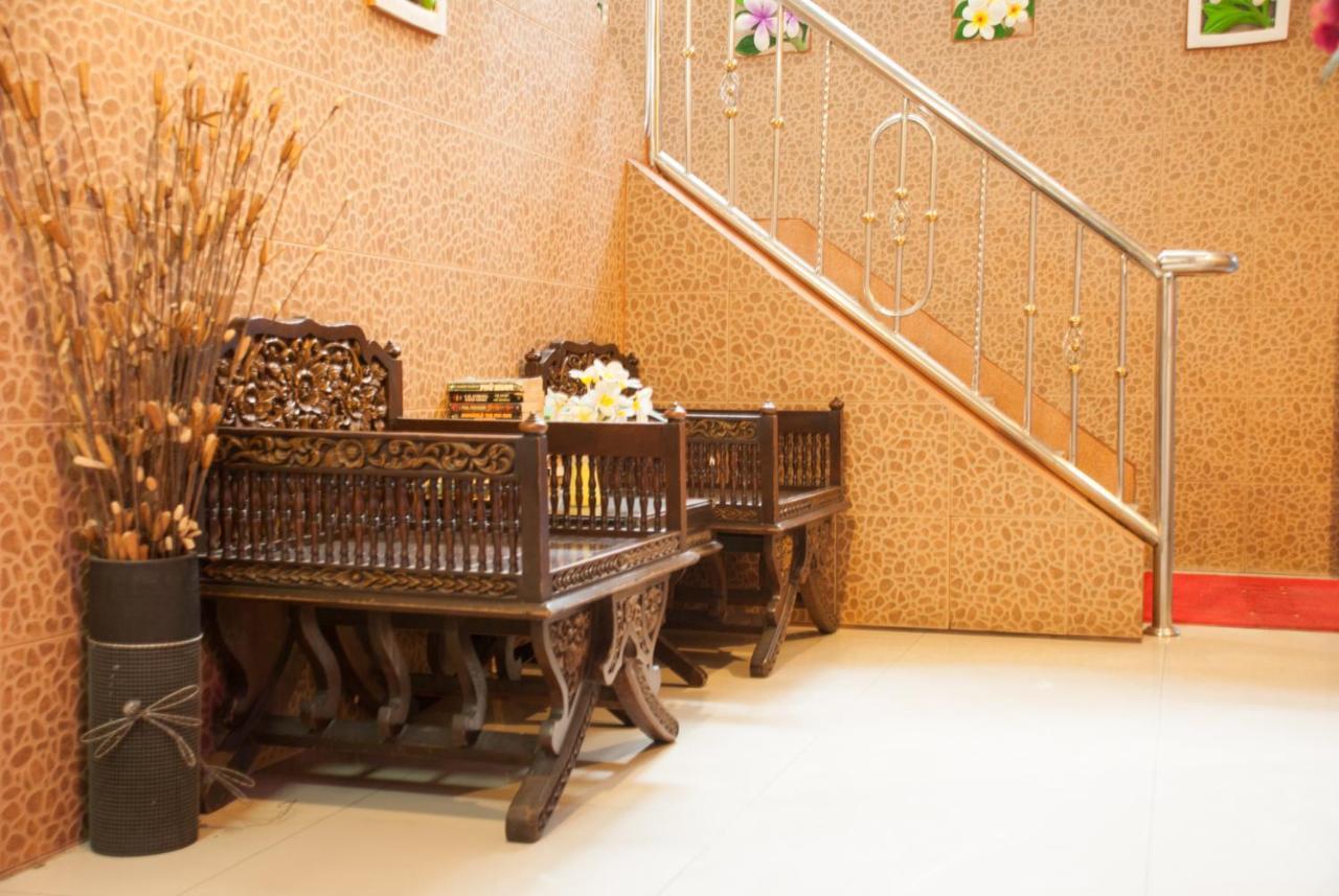 Thaiphiphat House Bangkok Extérieur photo