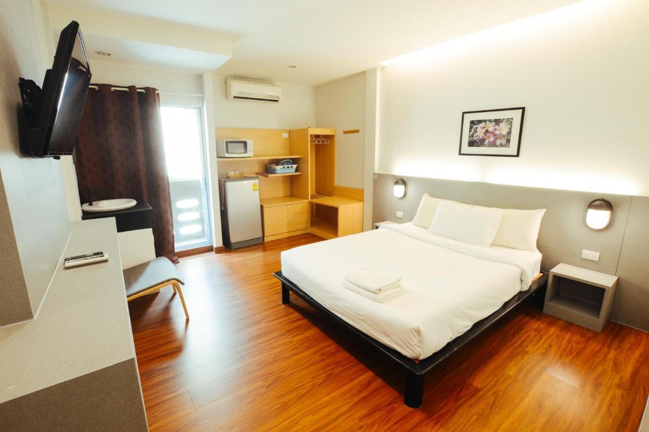 Thaiphiphat House Bangkok Extérieur photo