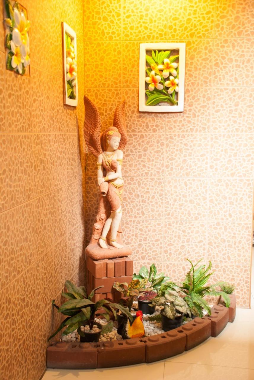 Thaiphiphat House Bangkok Extérieur photo